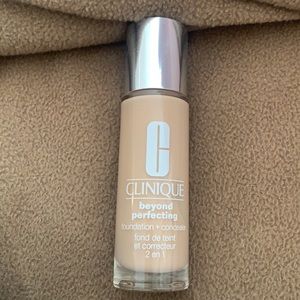 Clinique beyond perfecting foundation CN08 Linen